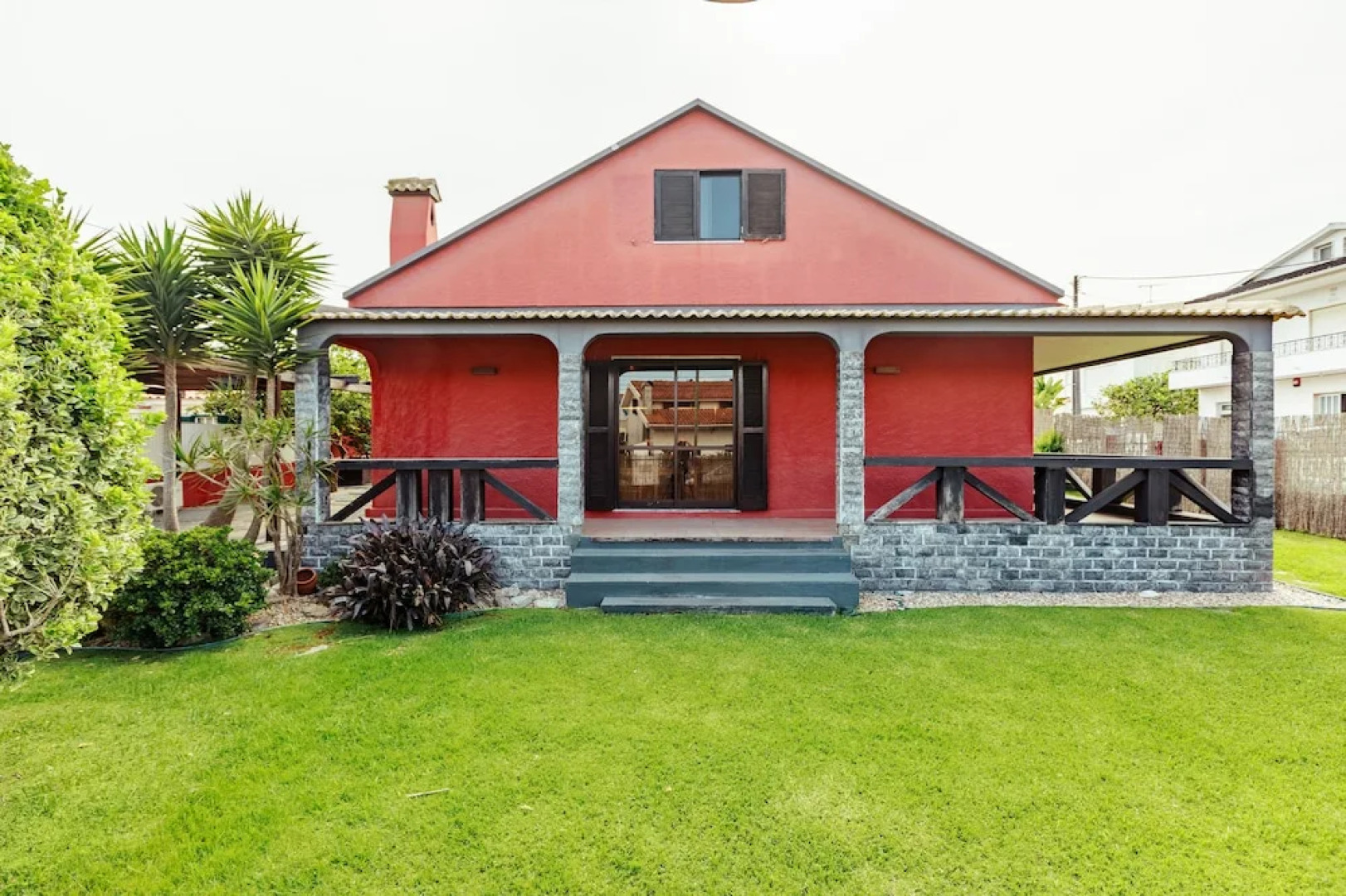 Aroeira Pool House by Lisbon-Coast