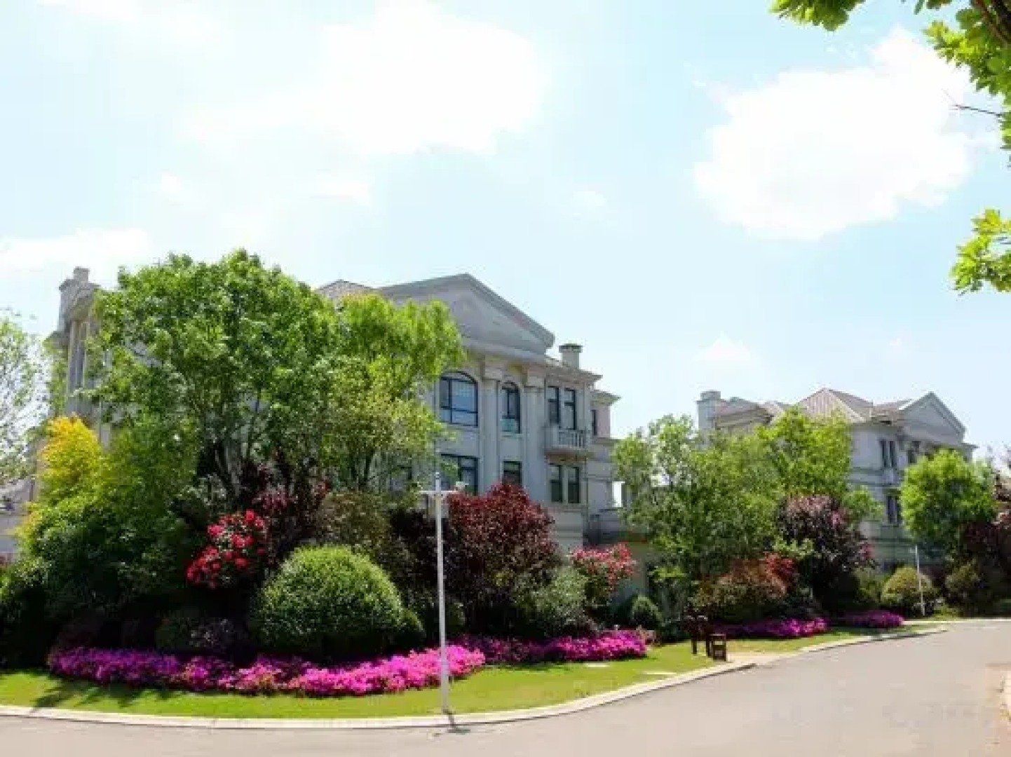 Aohua International Hot Spring Hotel