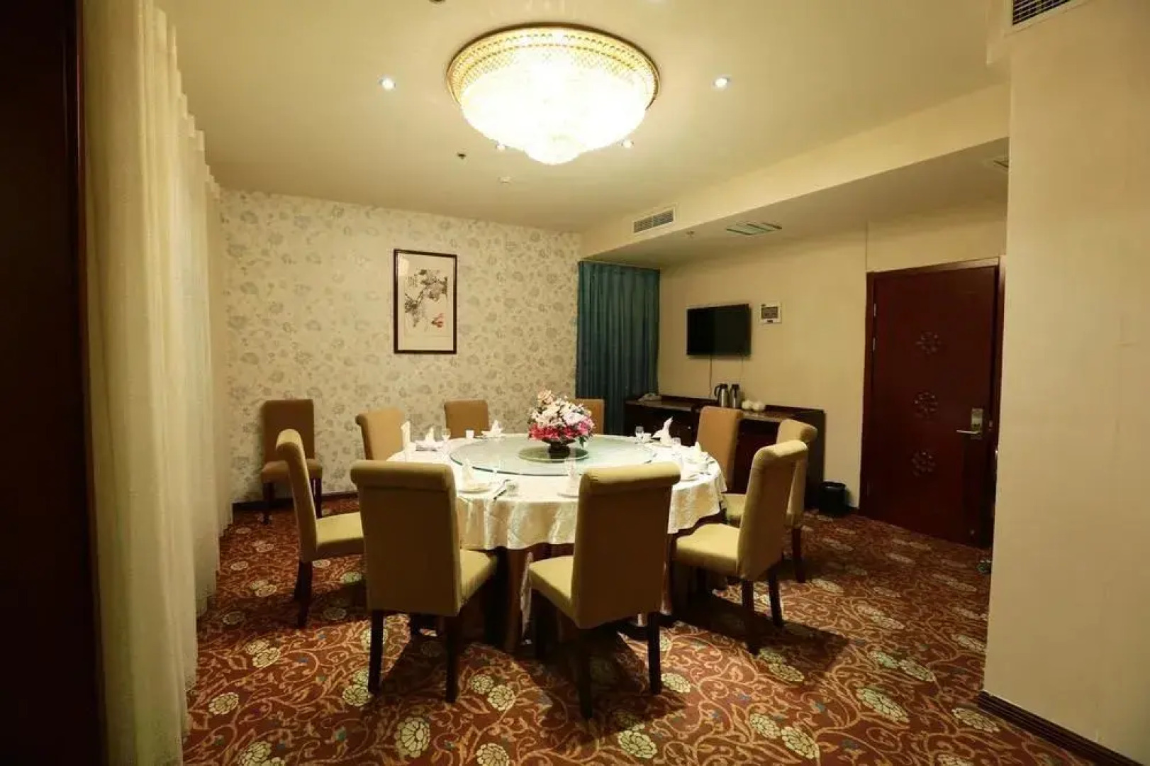 Qingdao Zhongyang Business Hotel