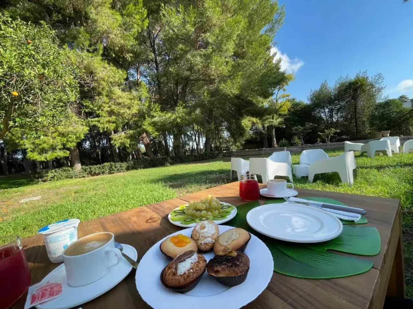 Palazzo de Carlo e il parco dei 7 pozzi