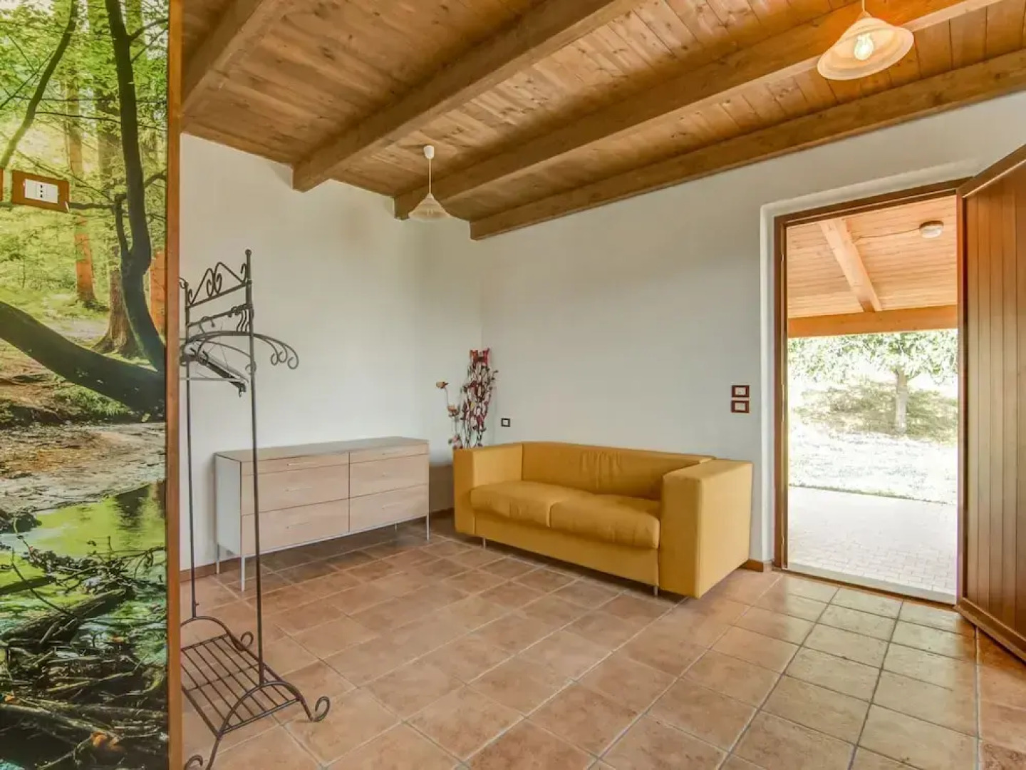 Belvilla by OYO Hillside Villa With Pool