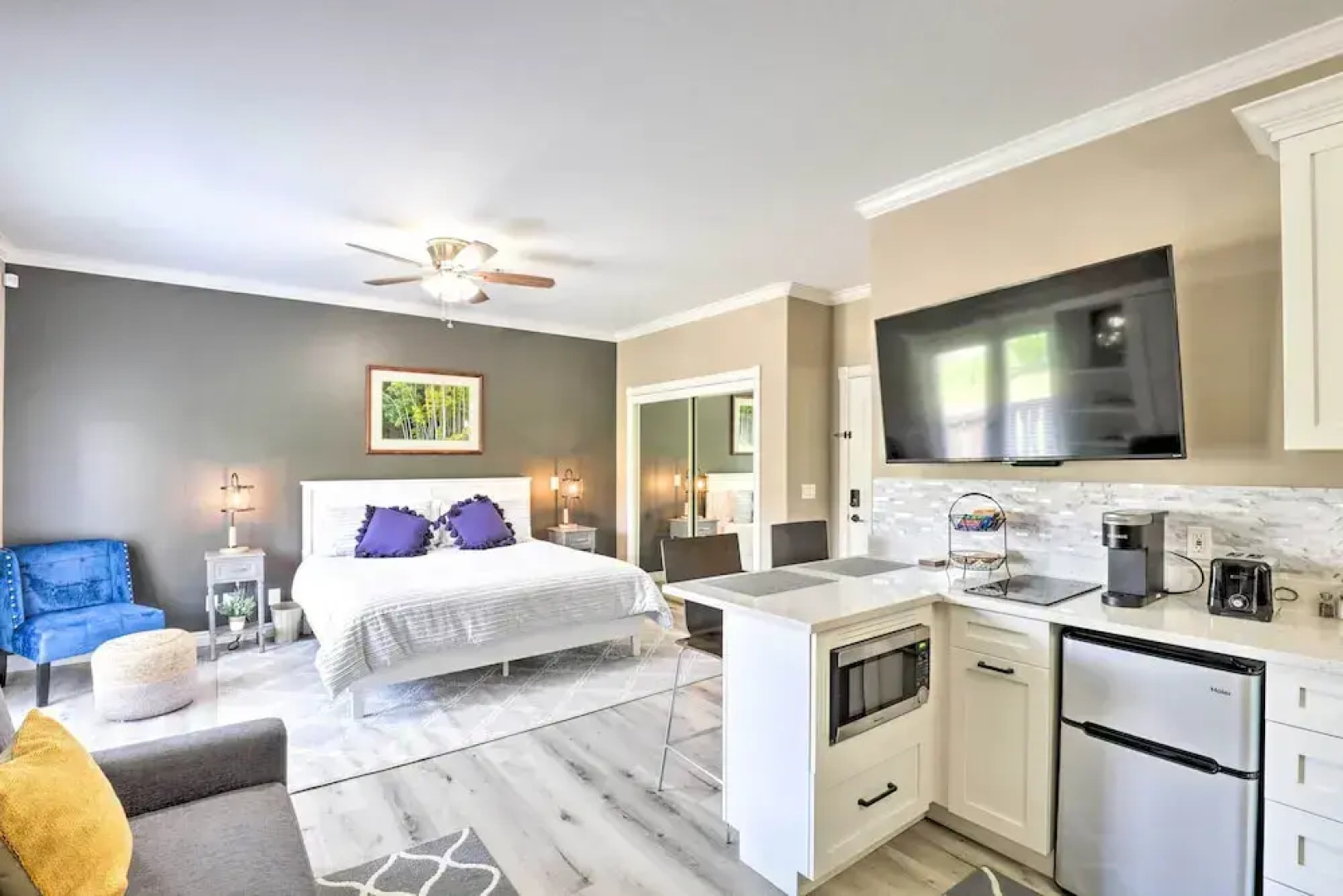 Peaceful Midway Studio w/ Mountain + Golf Views!