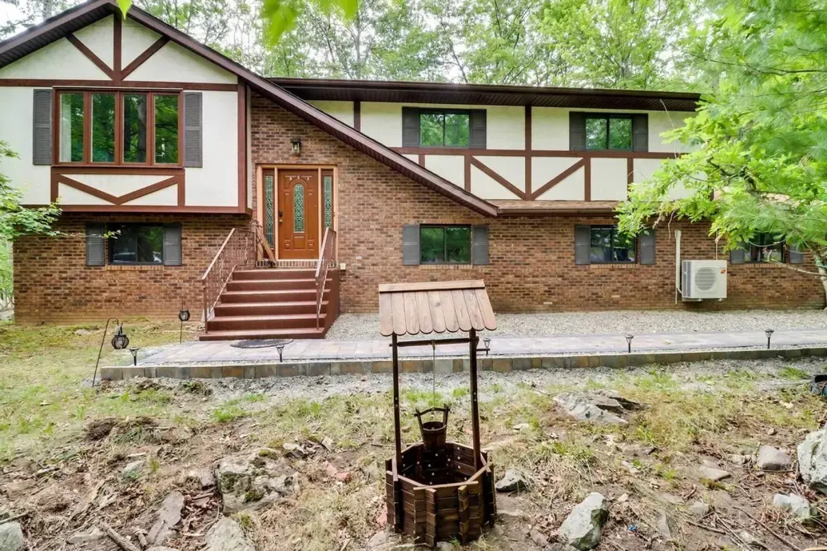 Outdoor Entertainment + Hot Tub: Poconos Home!