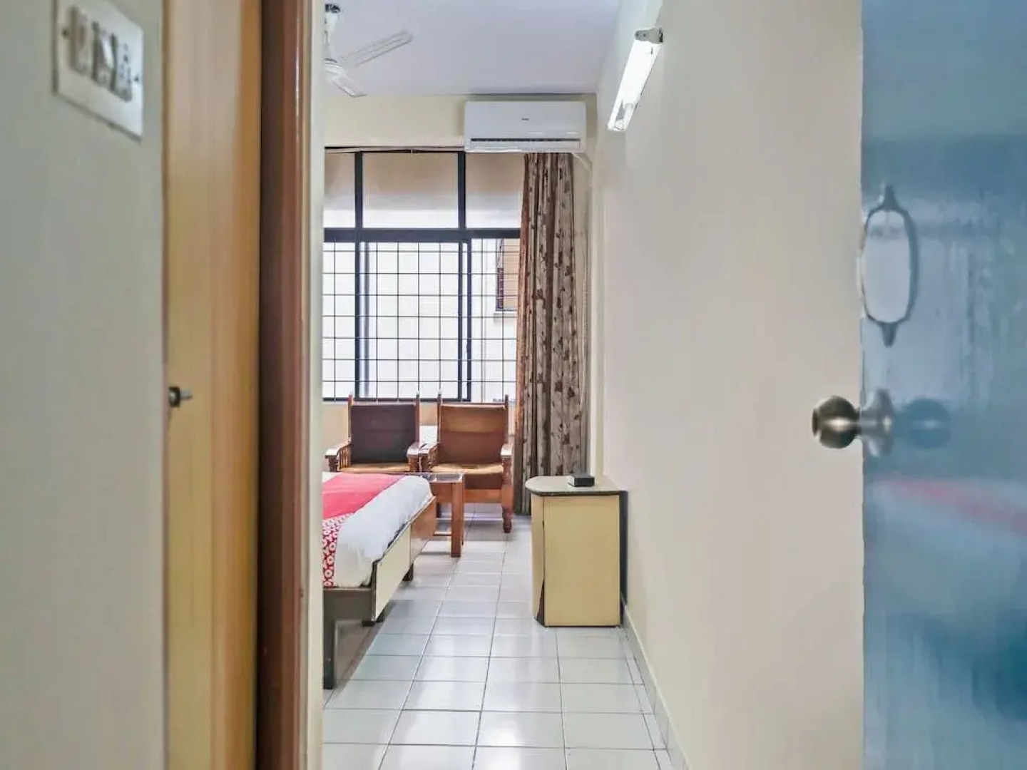 OYO 23083 Hotel Hindustan Deluxe