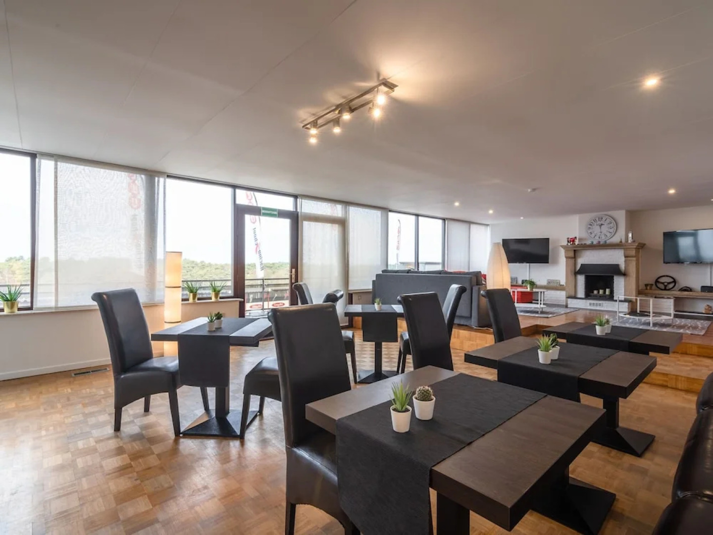 Villa in Heusden With Balcony, Terrace & Garden