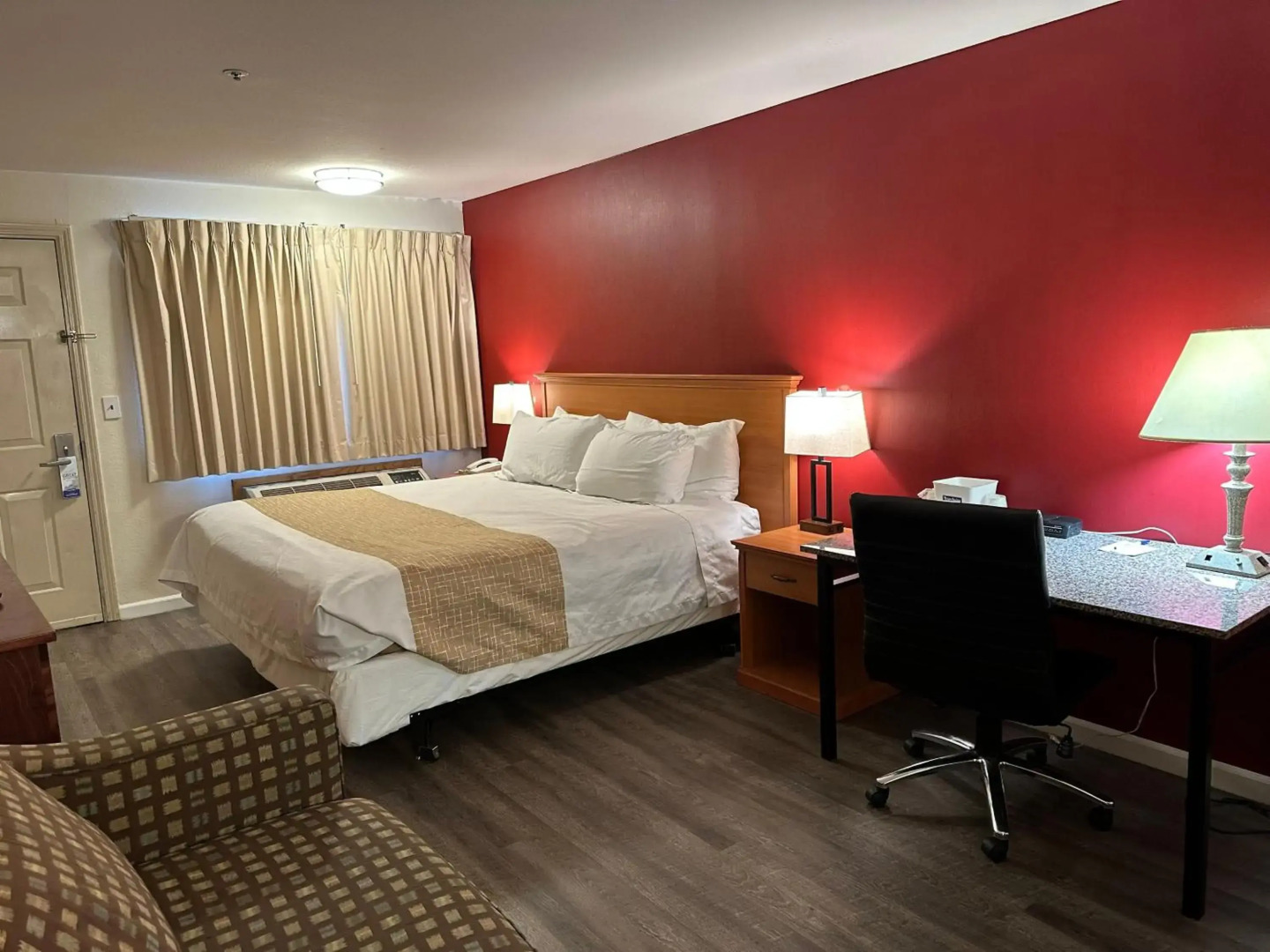 Econo Lodge Edmonds North Seattle