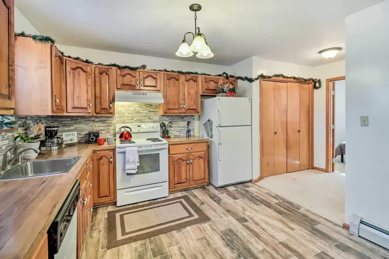 Beautiful Effort Escape w/ Private Hot Tub!