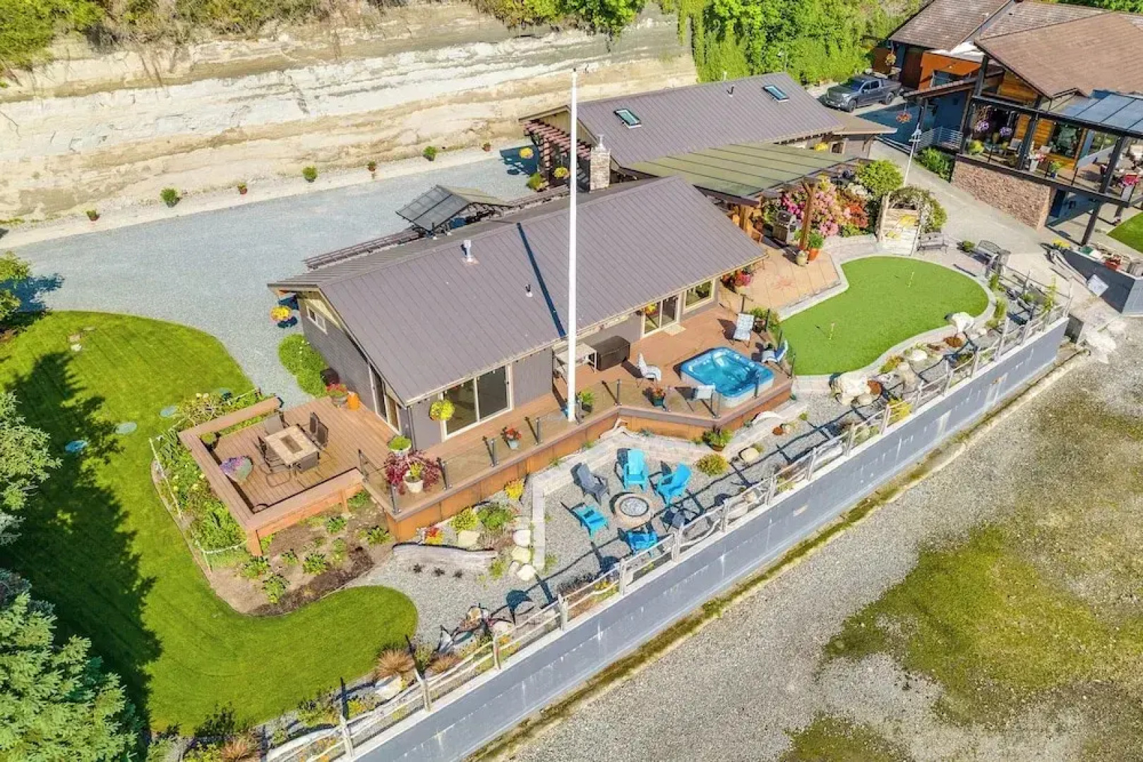 Similk Bay Retreat With Deck, Fire Pit + Hot Tub!