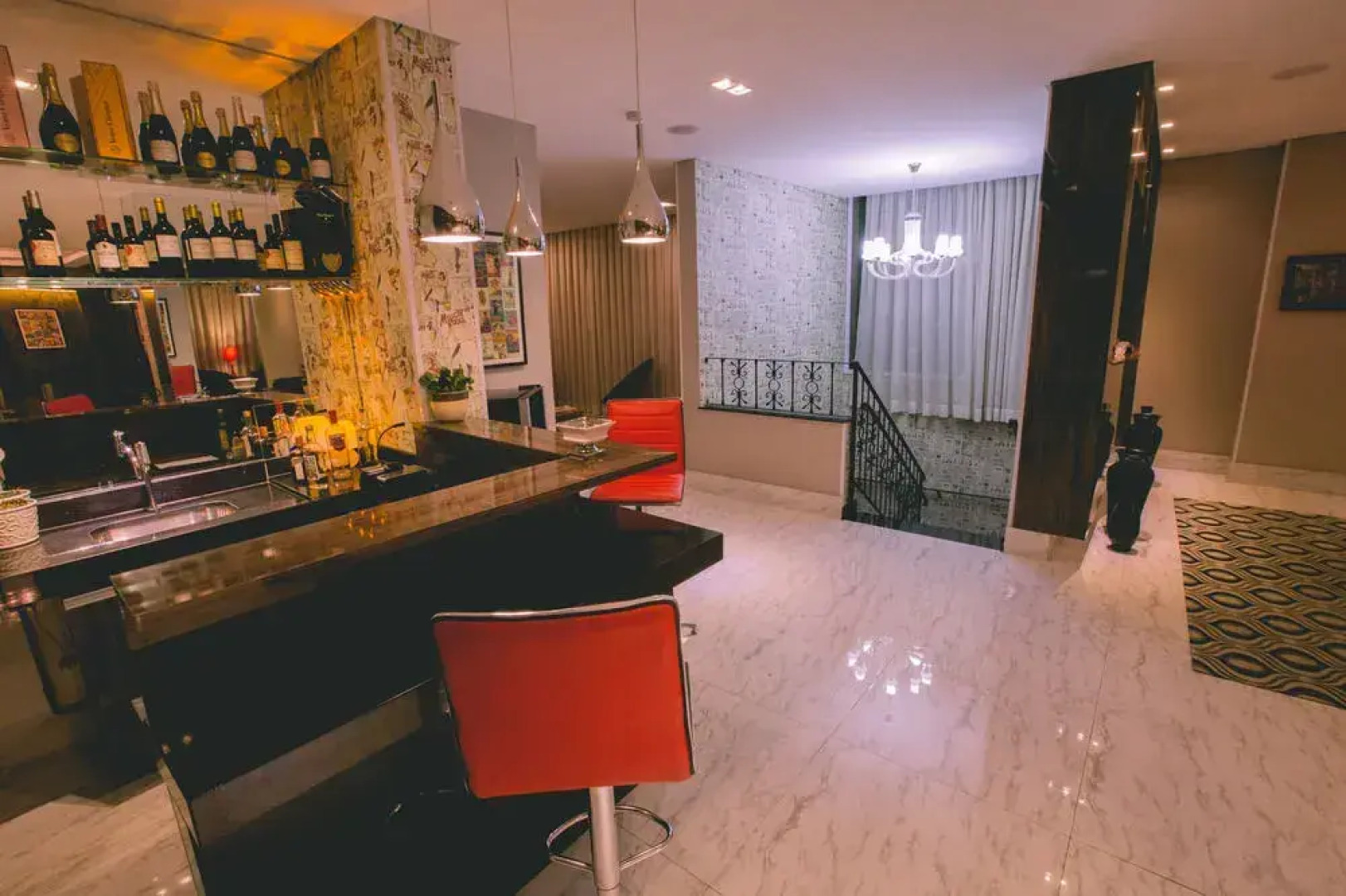 Prado Hotel Business