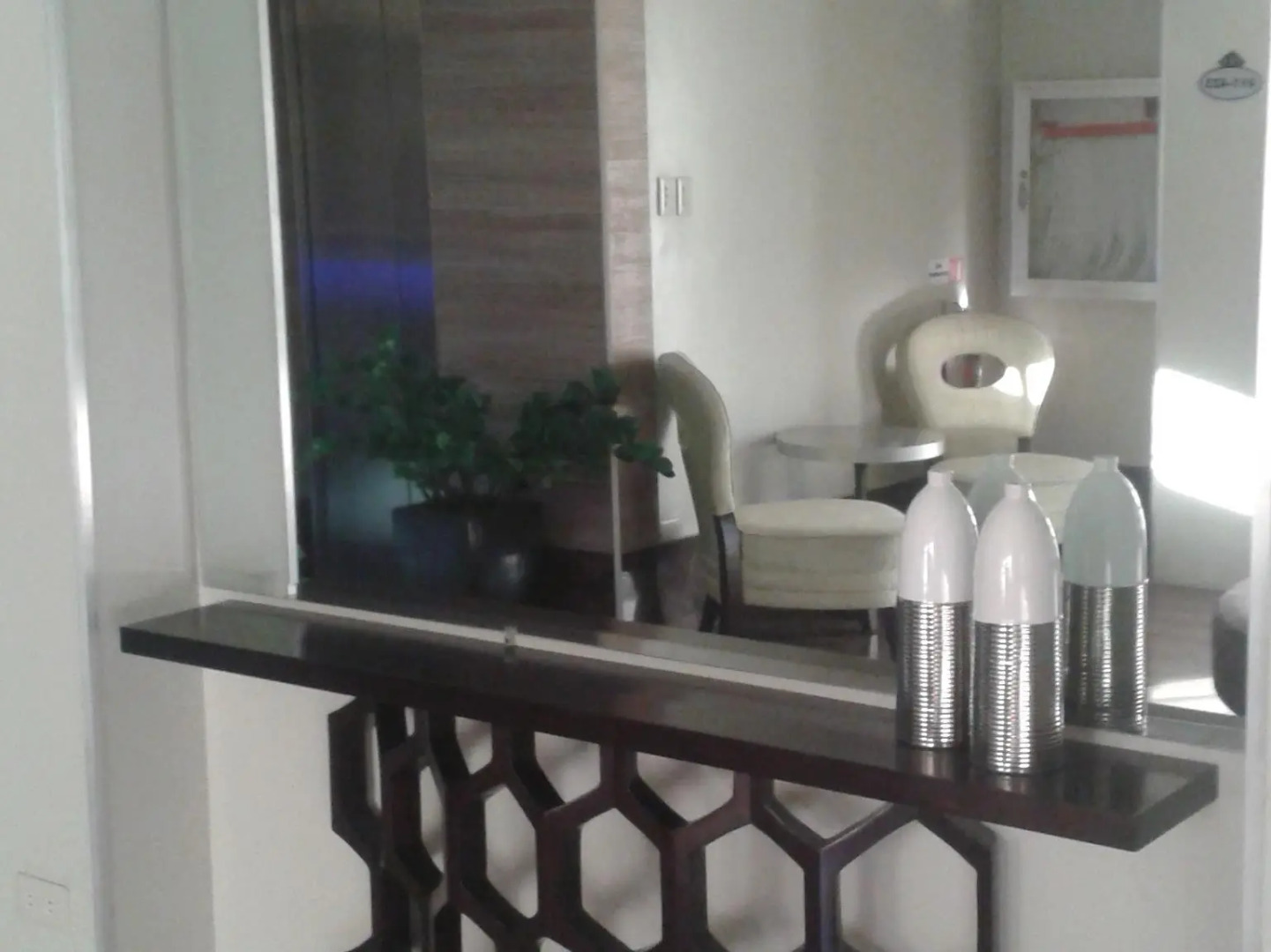 Queen Margarette Hotel - Downtown