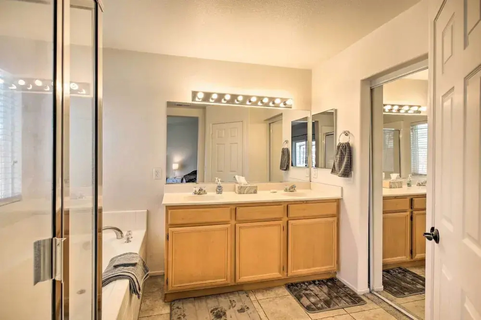 Coachella Retreat: Pool, Near Music Festivals