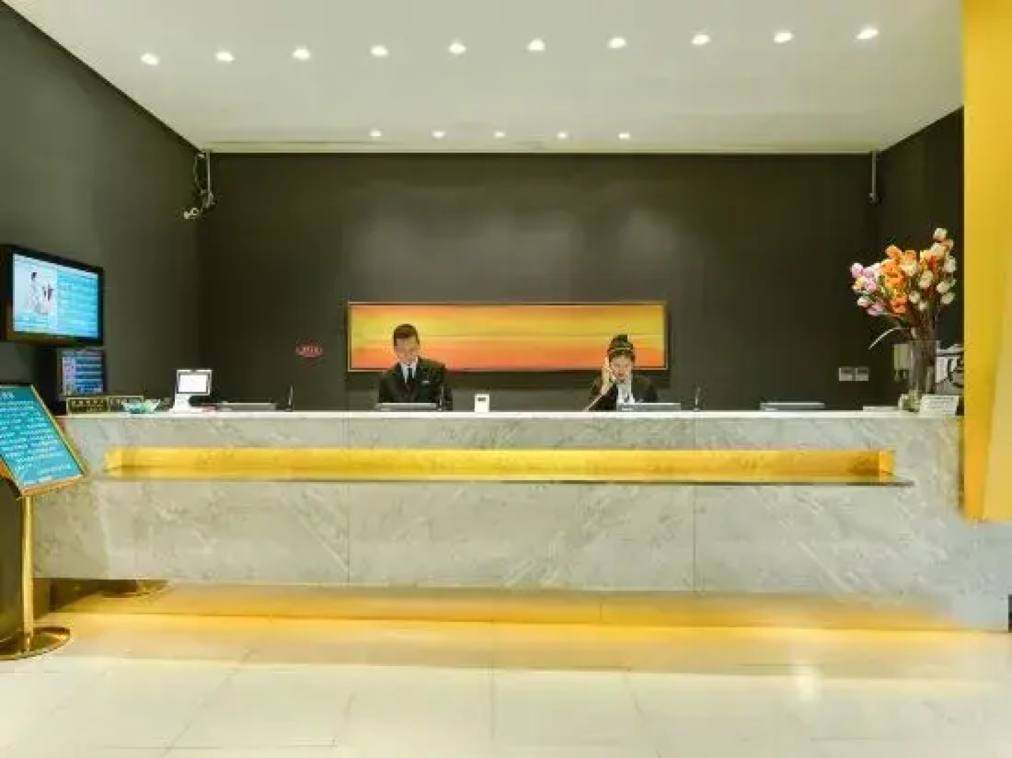 Bestay Hotel Express (Shanghai Renmin Square Huaihai East Road)