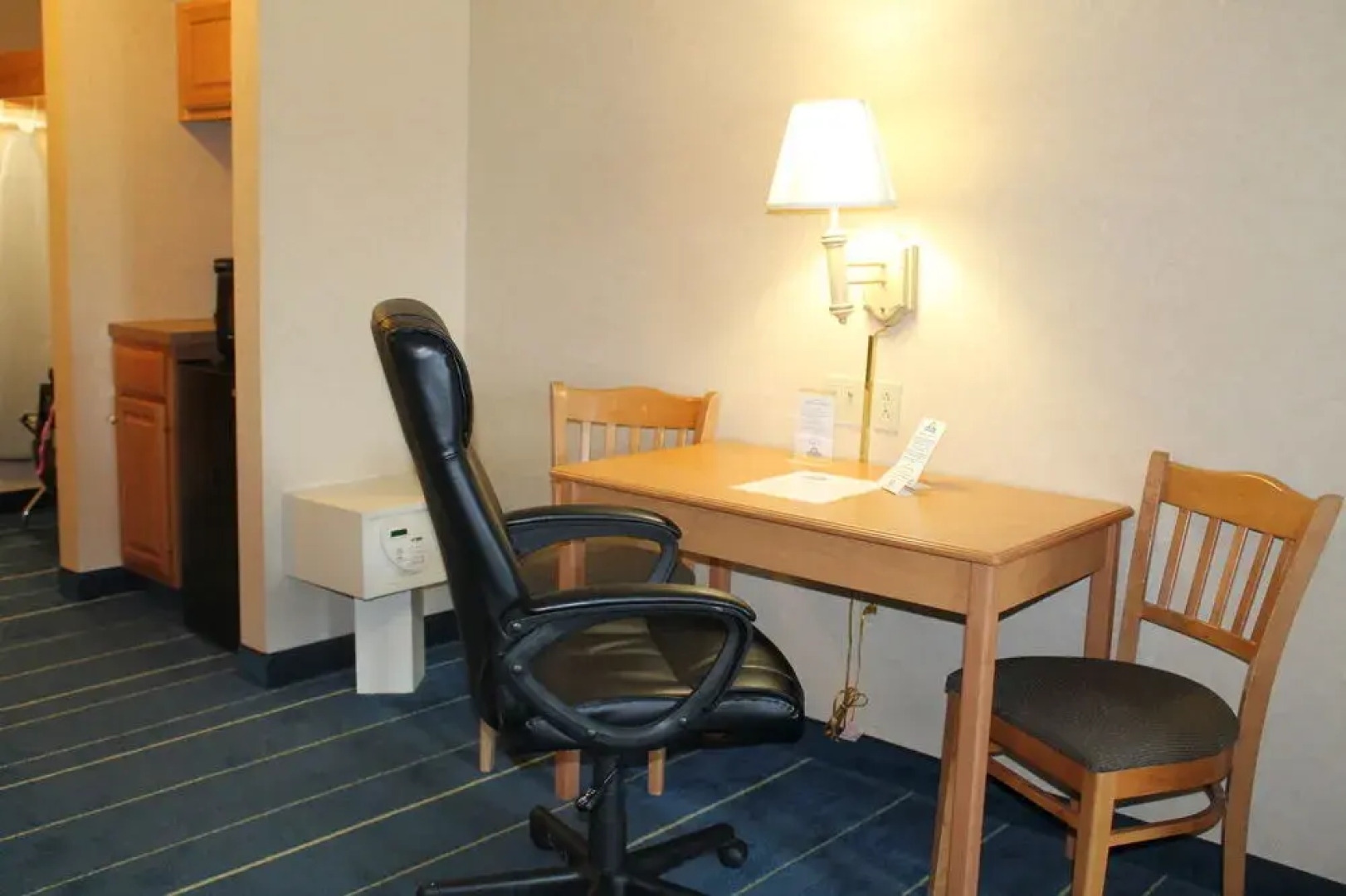 Days Inn & Suites Bridgeport - Clarksburg