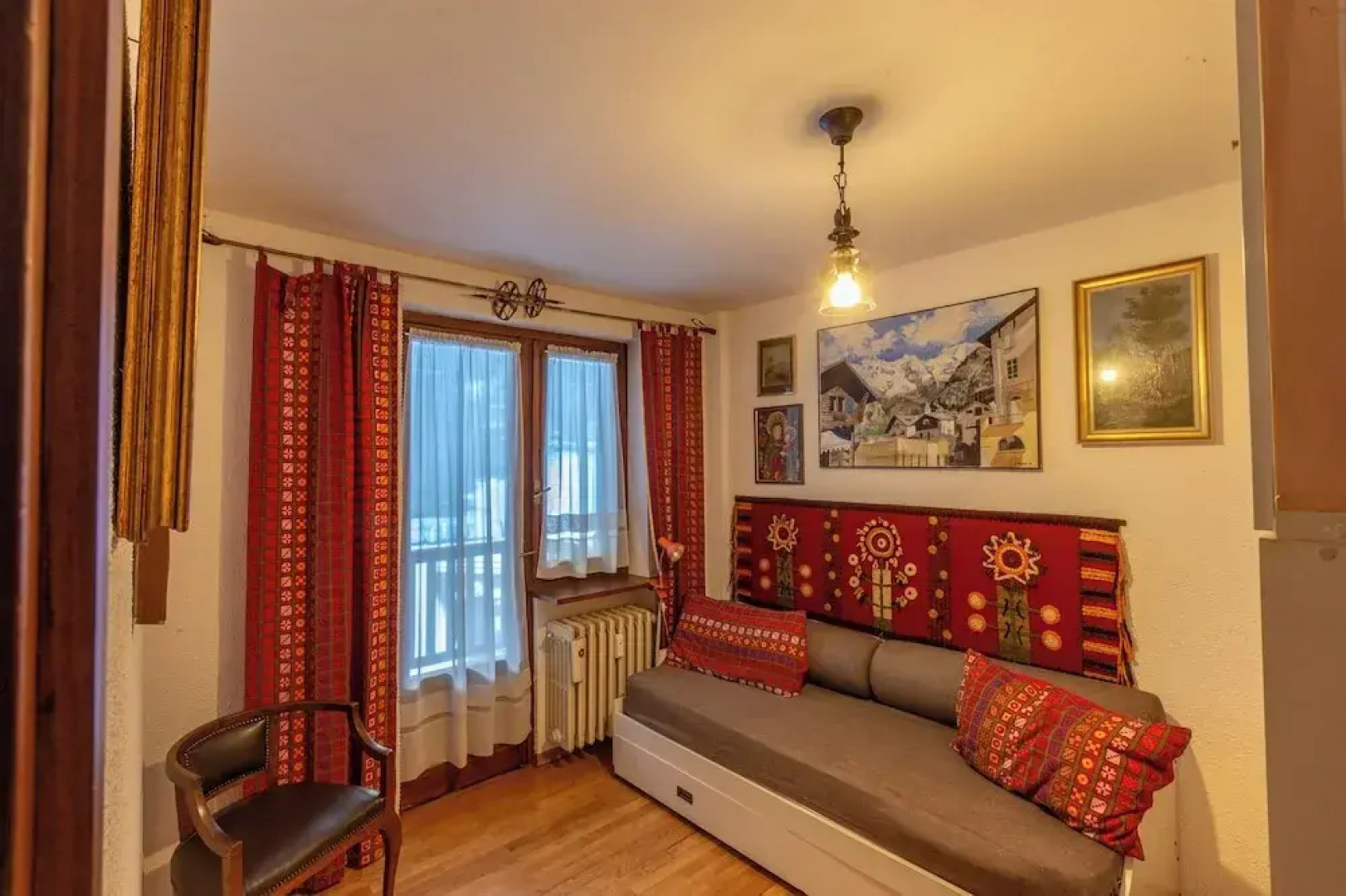 Welcoming 3BR Flat with parking in Verrand