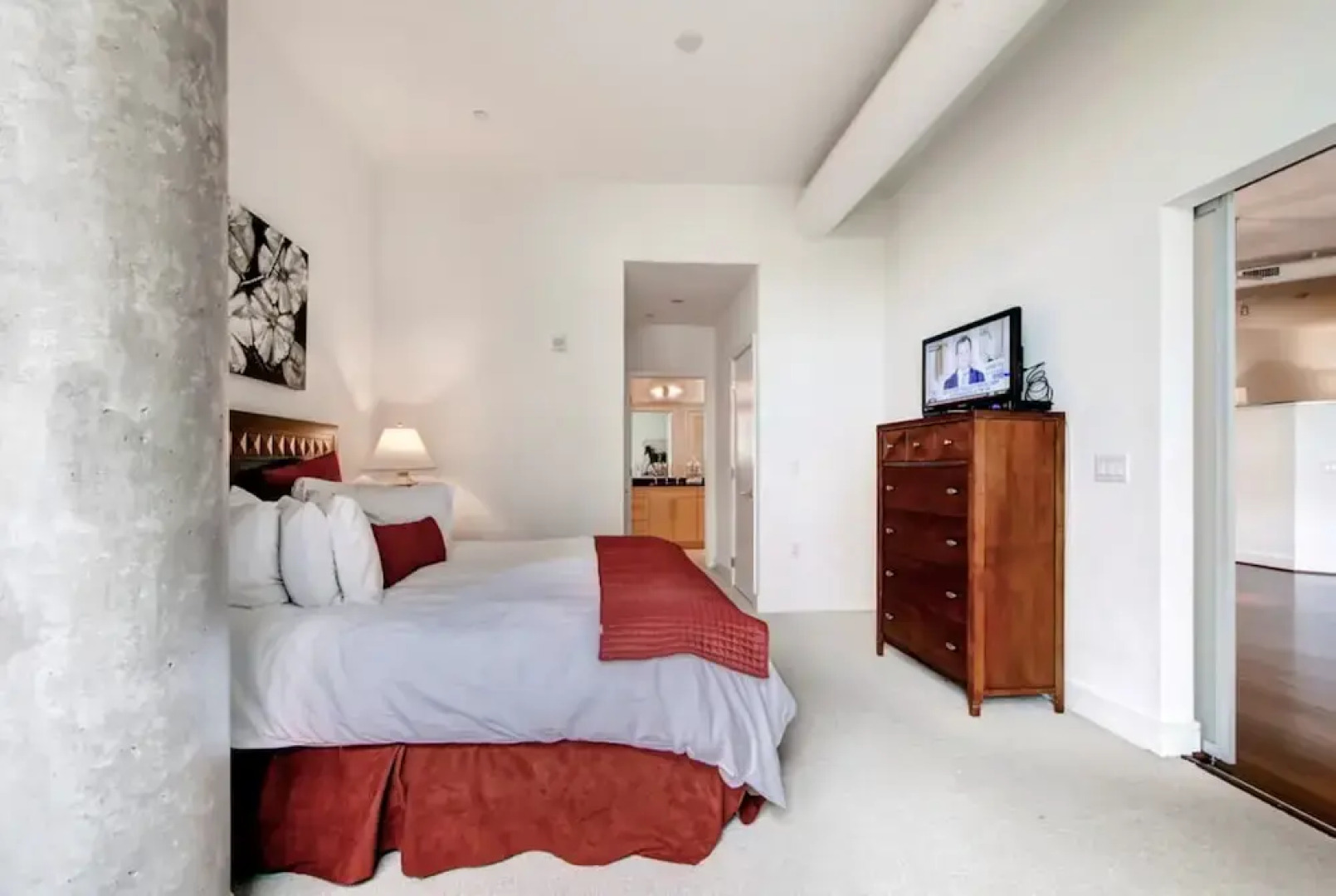 Global Luxury Suites at Park Crest Lofts