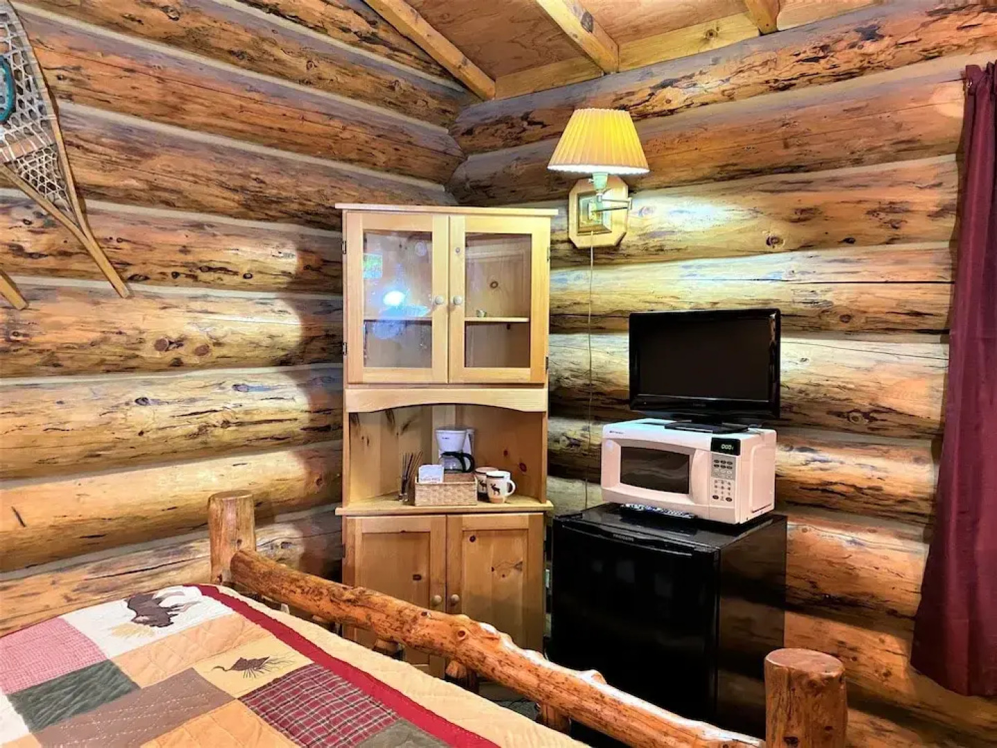 Alaska Creekside Cabins