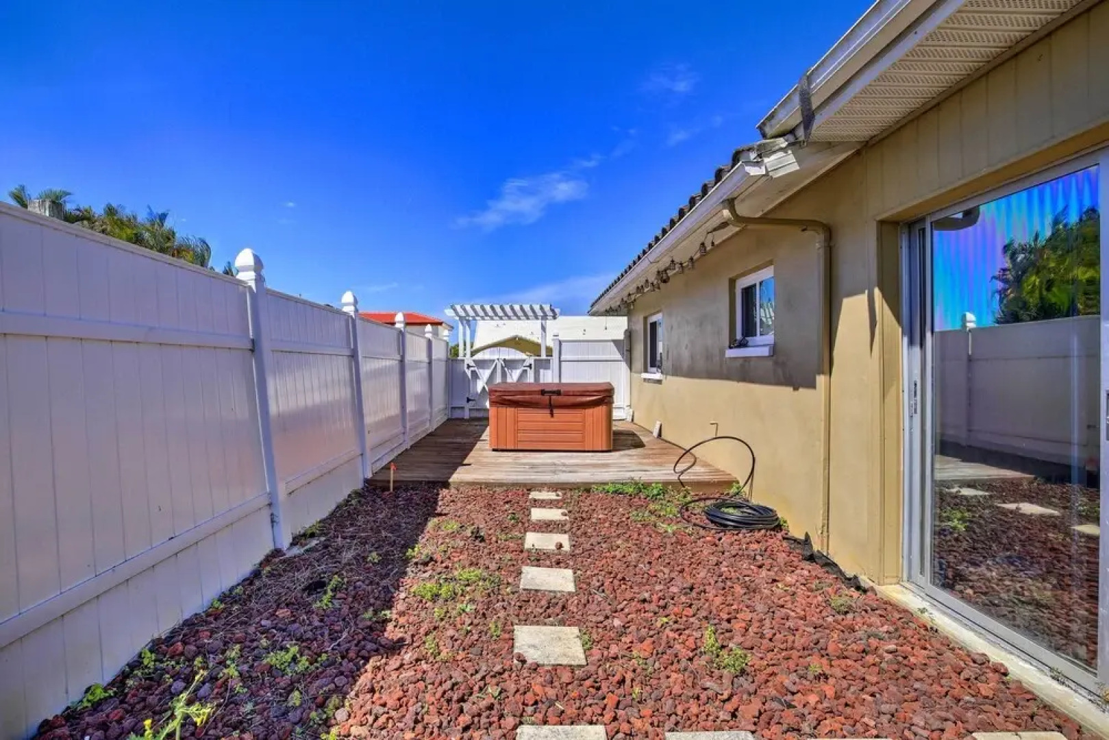 Single-story Home w/ Hot Tub - Pets Welcome!