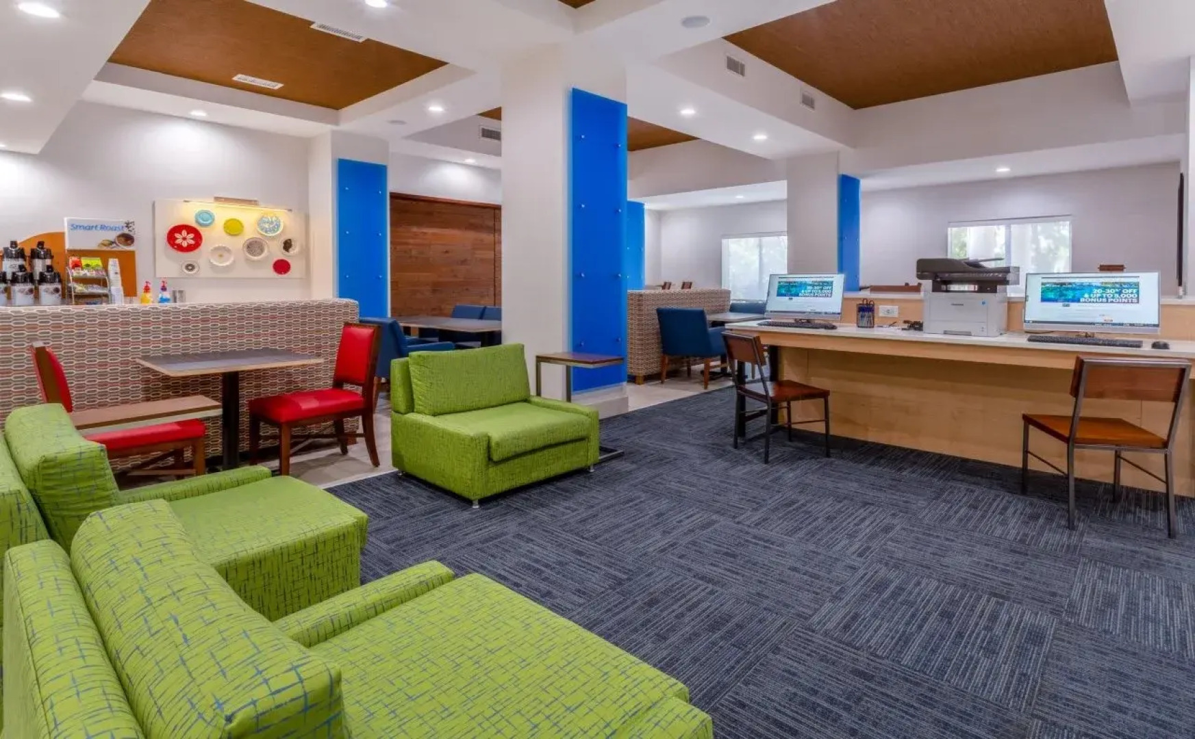 Holiday Inn Express Hotel & Suites Charlotte Arrowood by IHG