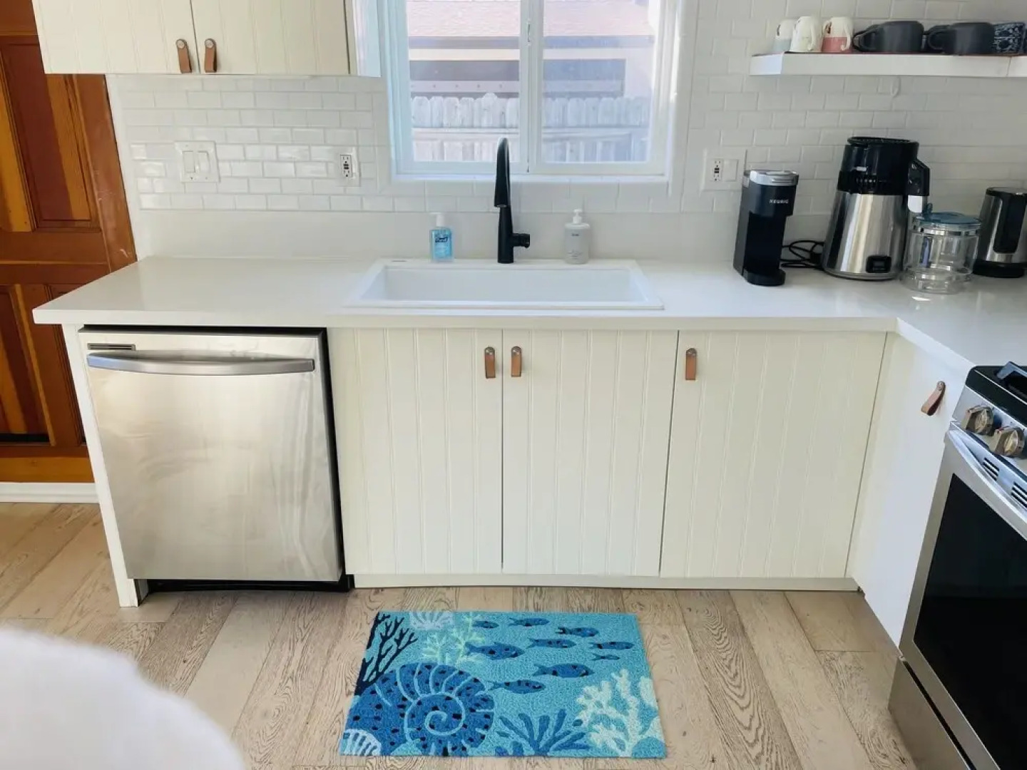 Manhattan Beach Vacation House - For solo, pair, family and business travelers