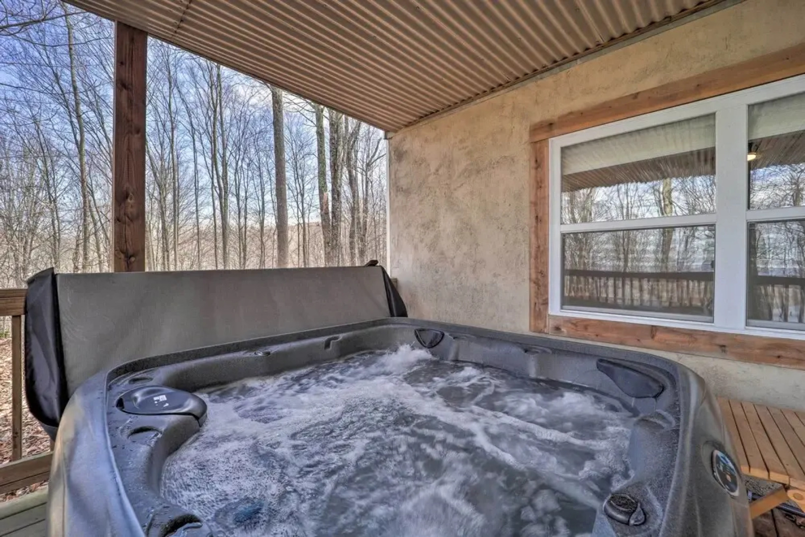 Hot Tub & Deck: Beech Mountain Family Cabin