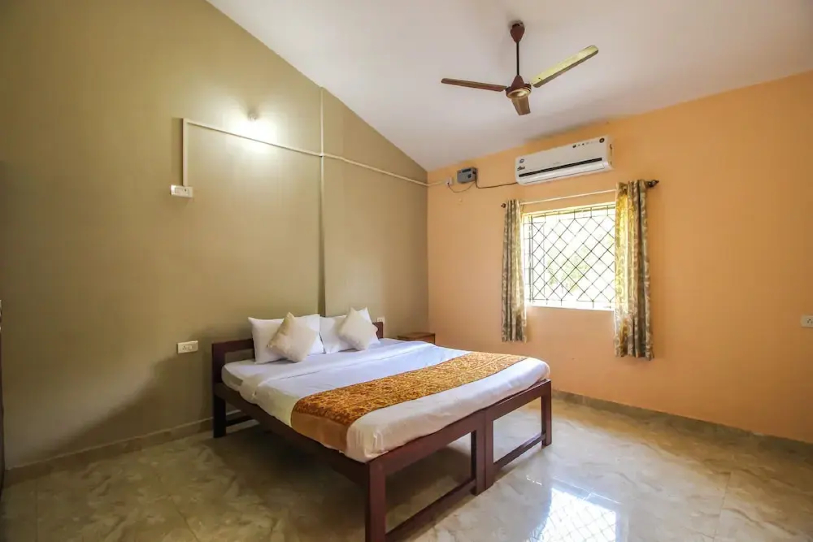 OYO 11314 Home Vibrant 2BHK Villa Siolim