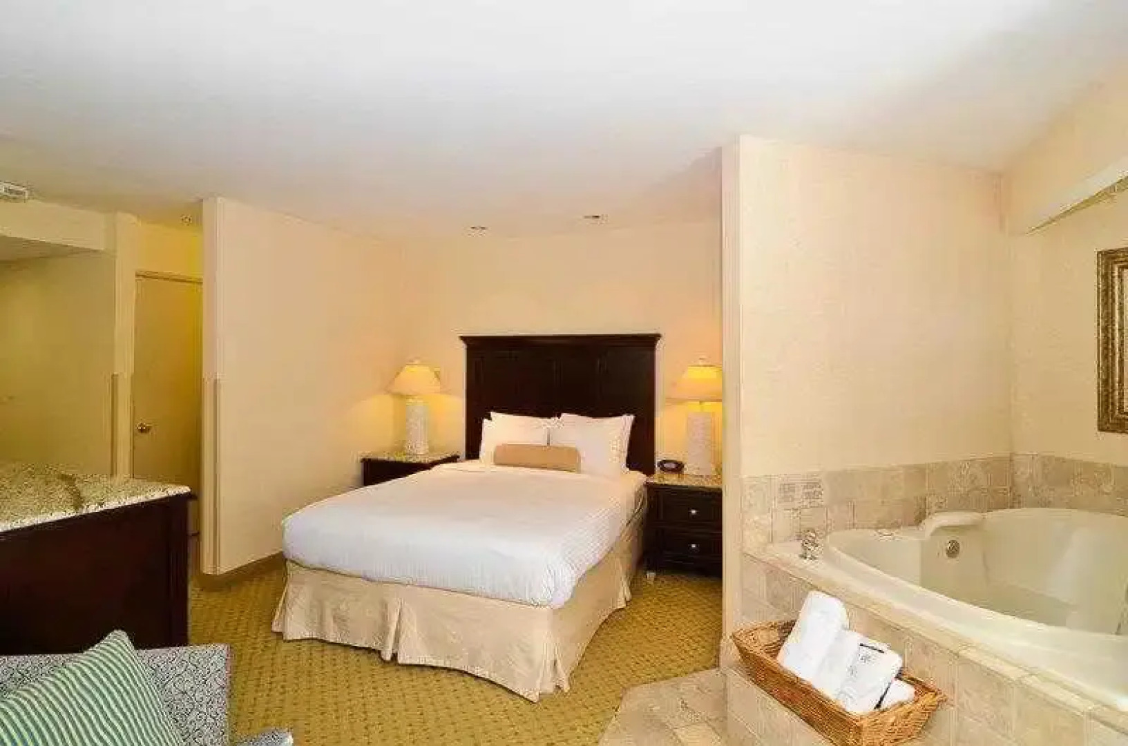 Best Western Plus Laguna Brisas Spa Hotel