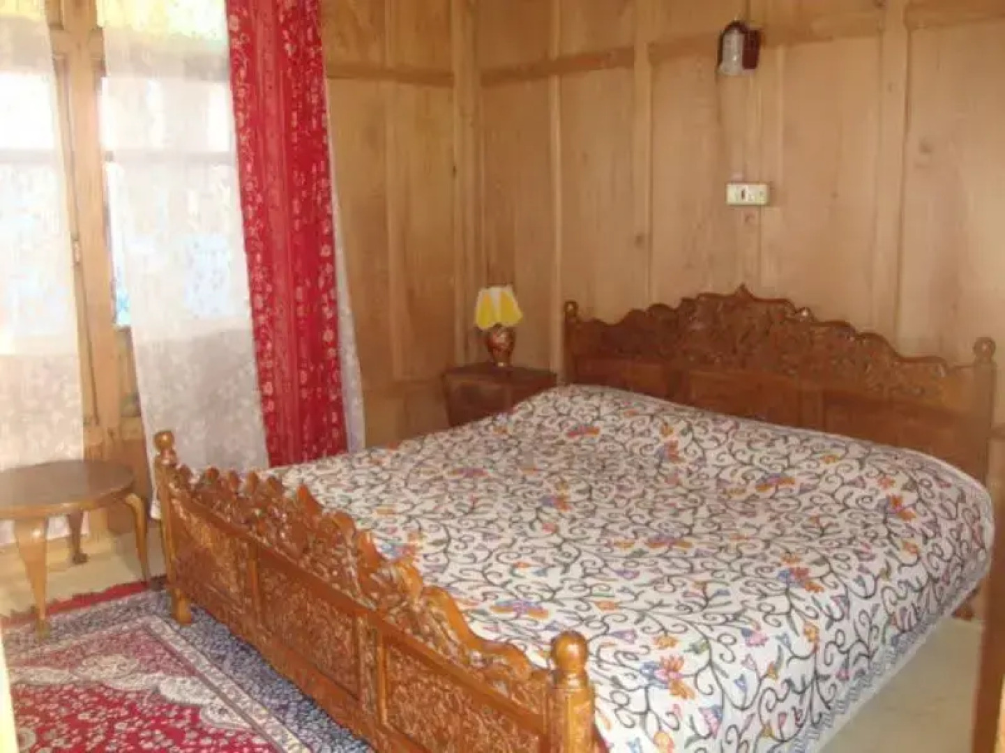 Houseboat Ambassador