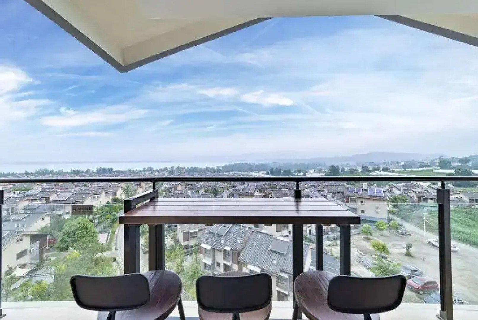 Howard Johnson by Wyndham Lake Serenity Hot Springs Xichang