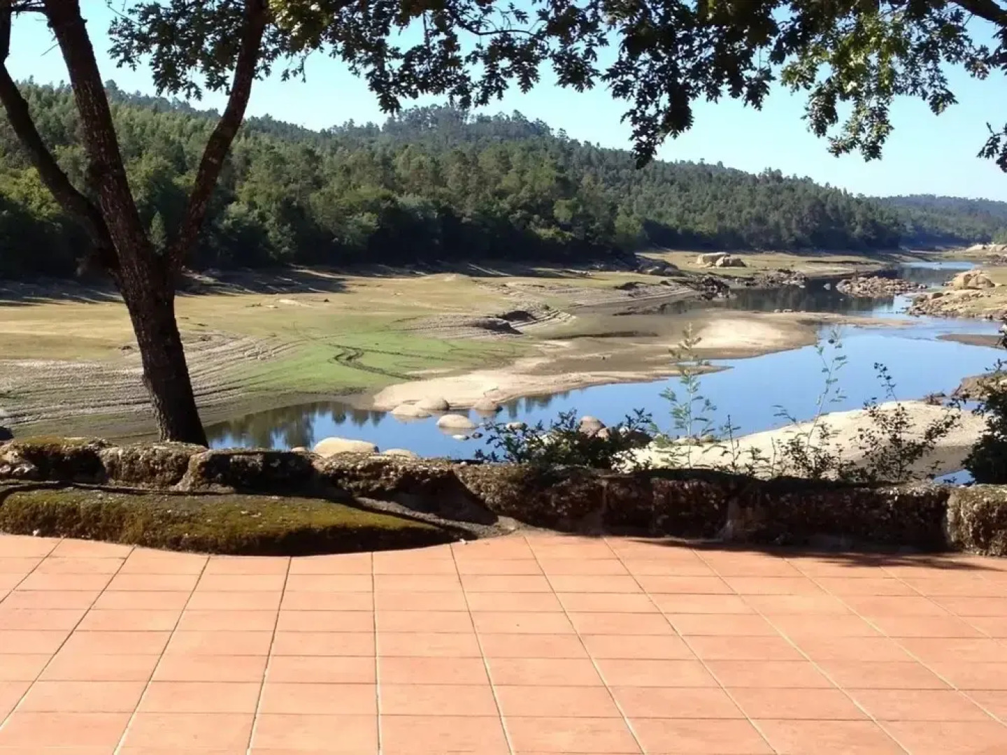 Mansion in Dao Valley by River Beach