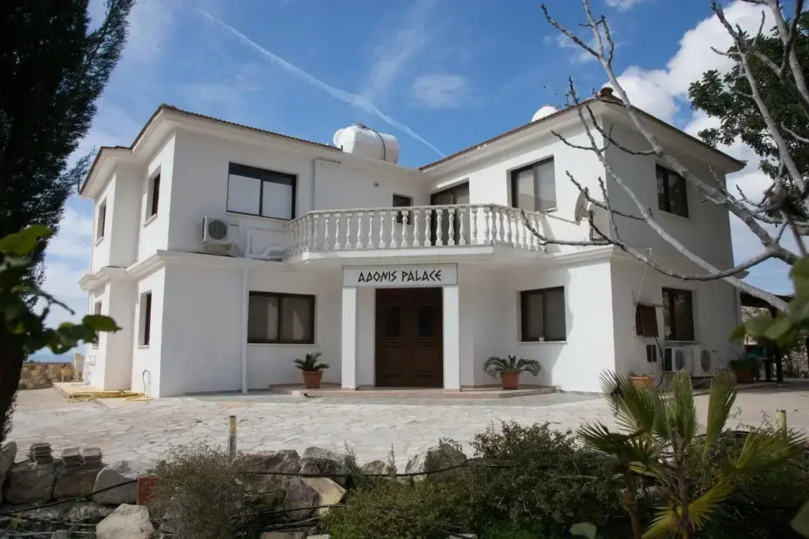 Adonis Palace rooms and Bungalows