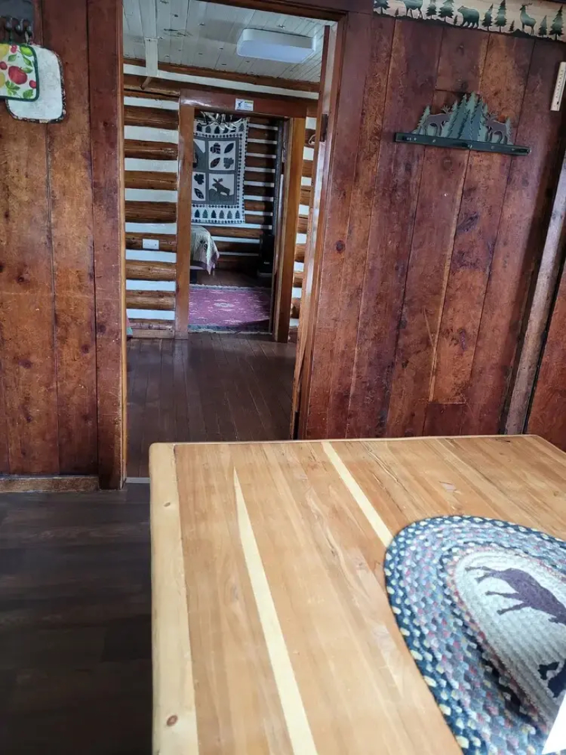 Chinook Cabins & RV Park
