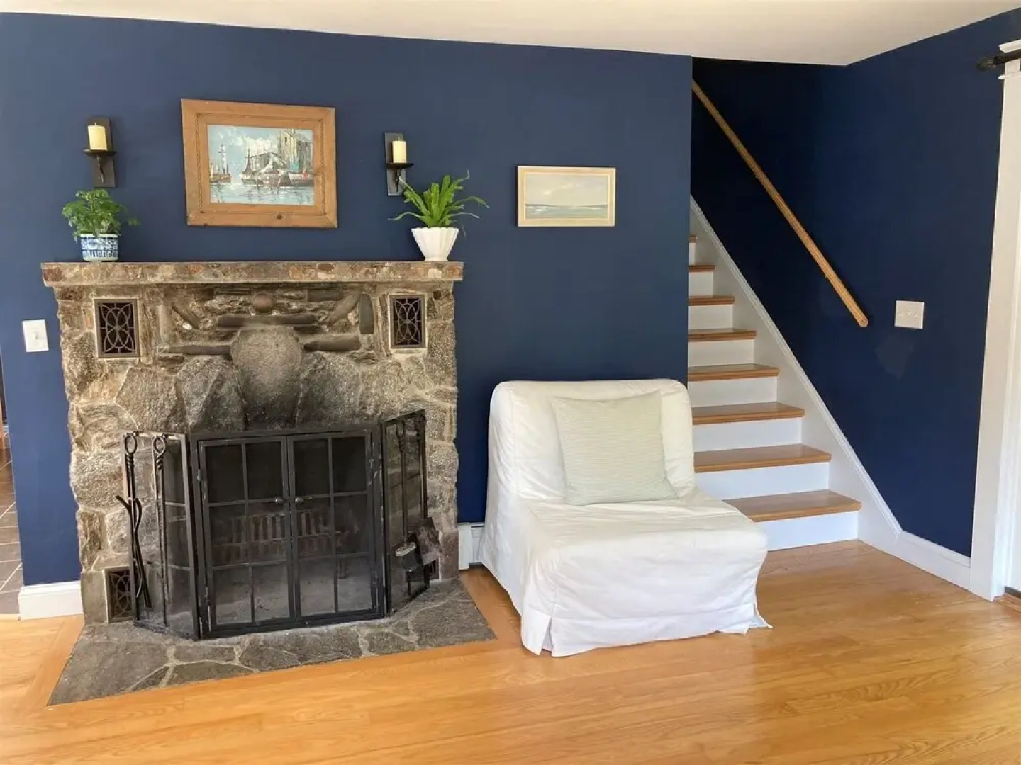 North Sebago Charmer Limit 10 3 Bedroom Home by RedAwning