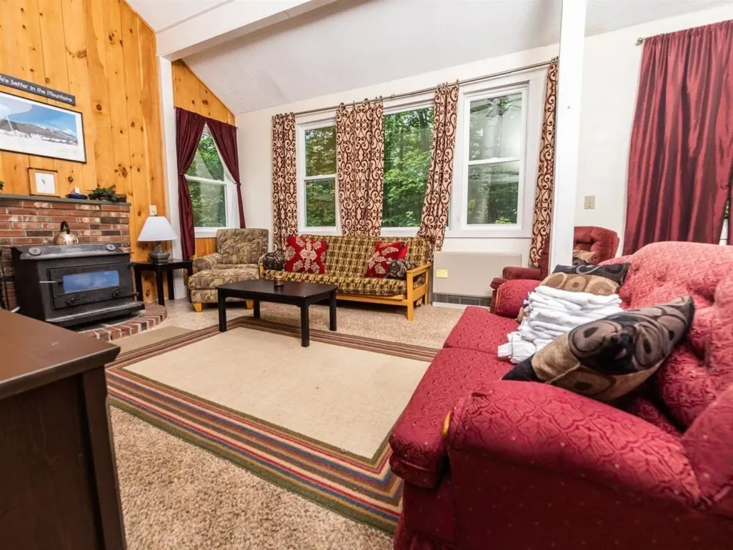 Private 3 Bedroom Home in the Woods of the White Mountains! Walk to Recreation Center - Df88e