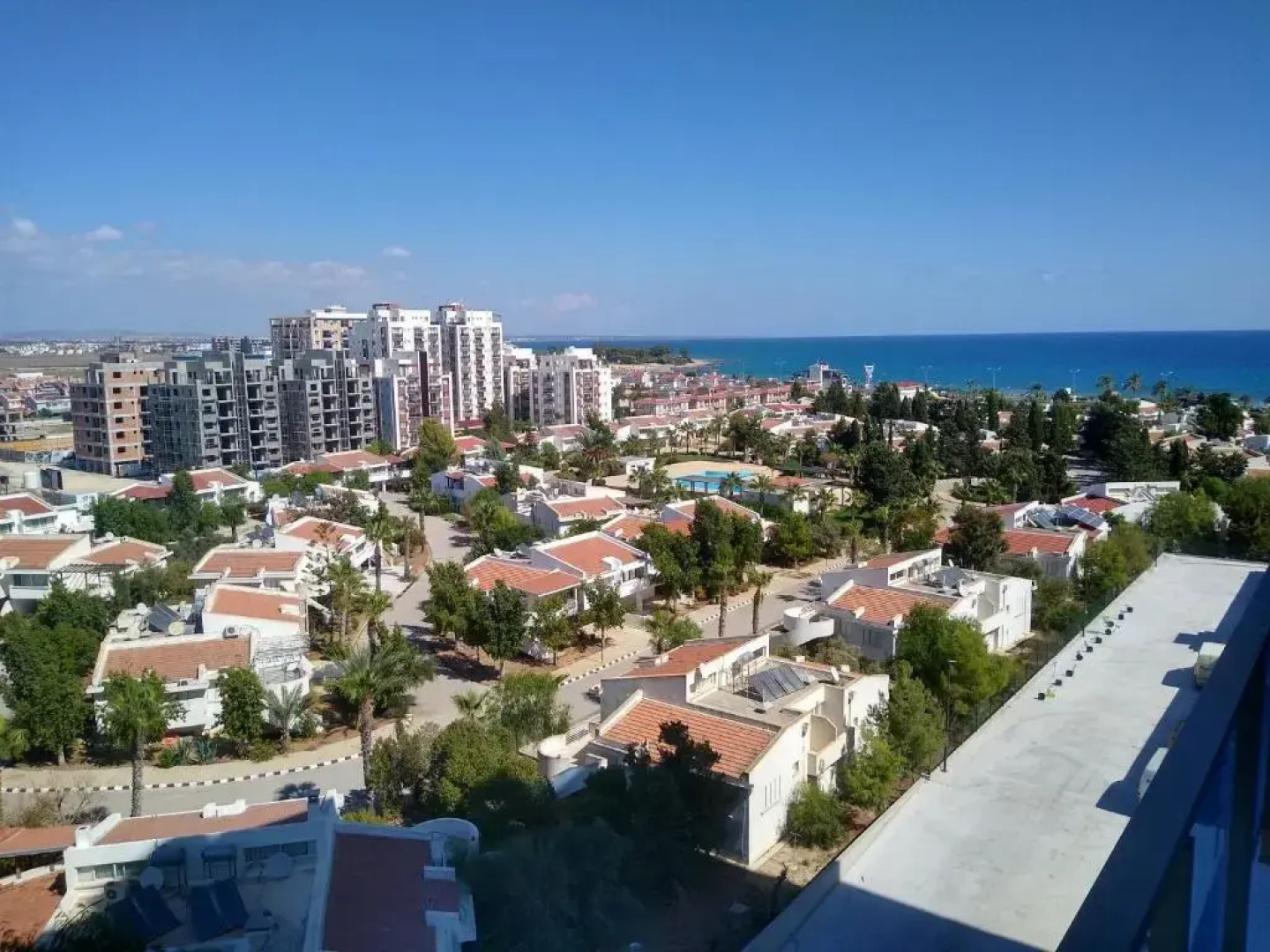 Royal Life Residence Poseidon Studio