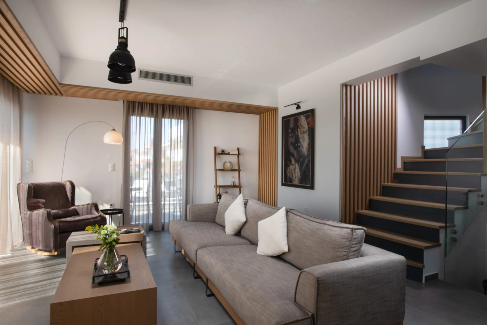 Mirazur Seafront Sunset Villa