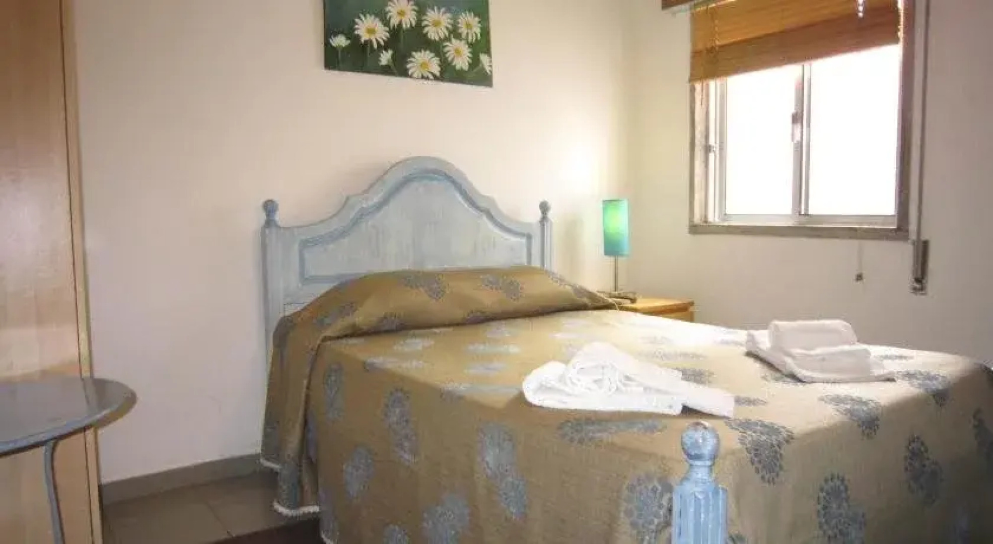 E-Nove Lounge Hostel Caffe