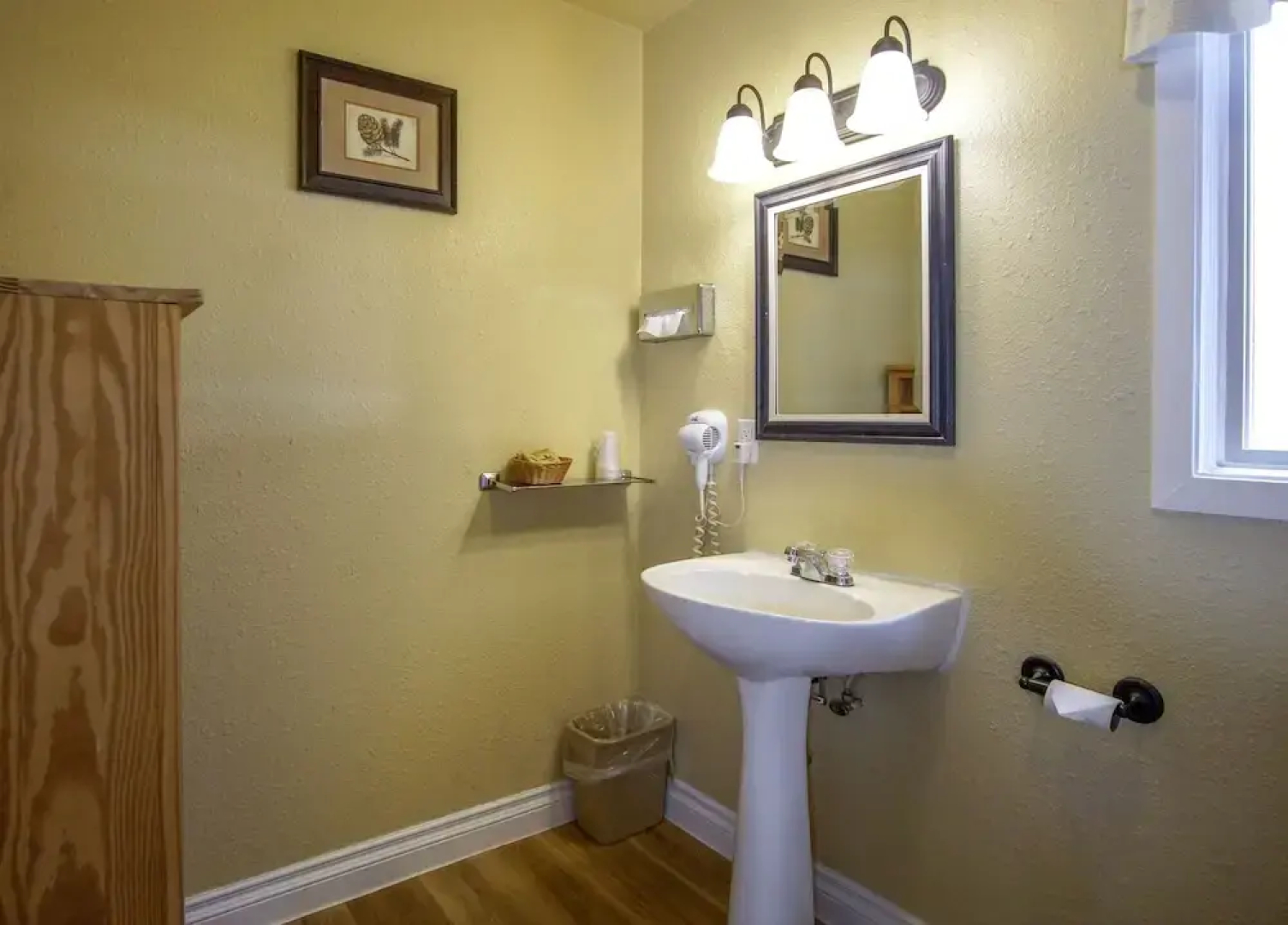 Green Gables Motel & Suites