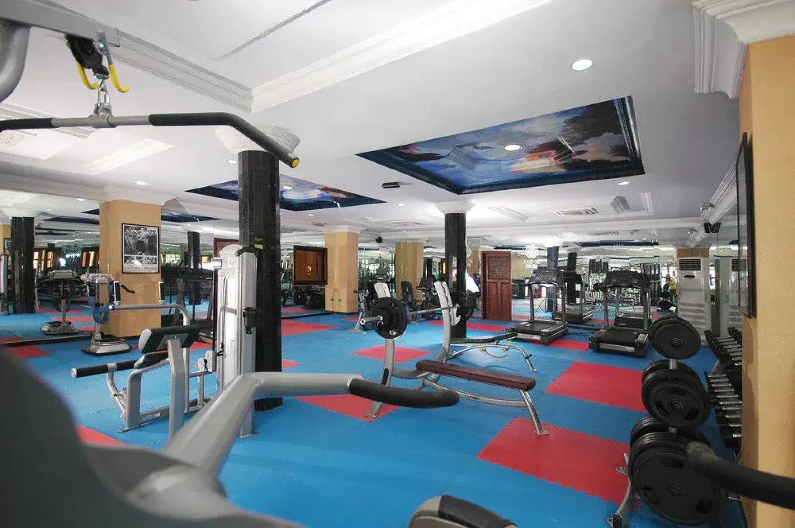 Planet One Hotel & Wellness