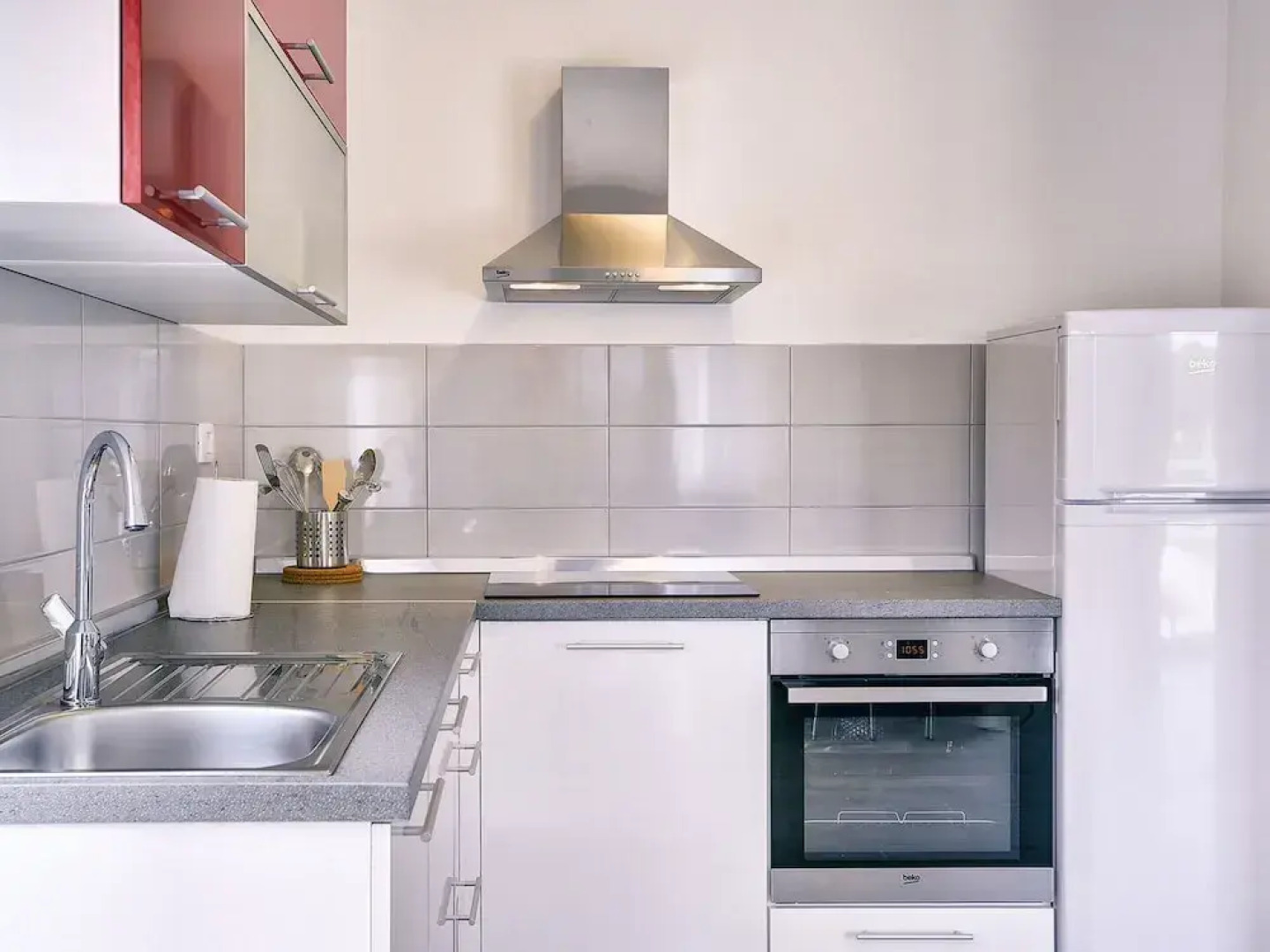 Detached Villa With Pool and Large Garden in Quiet Area Near the Sea