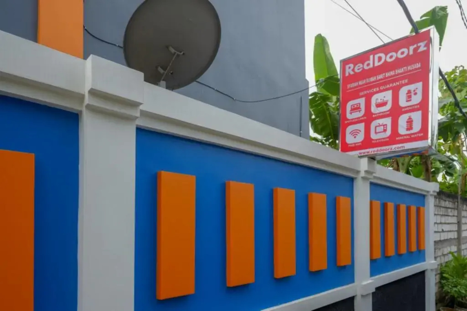 RedDoorz Syariah near Rumah Sakit Bhina Bhakti Husada