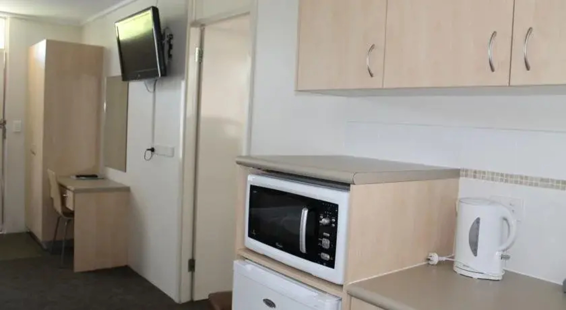 Hawaiian Sands Motor Inn