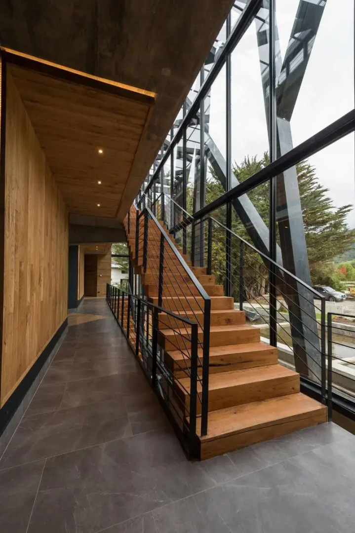 Hotel AWA Puerto Varas