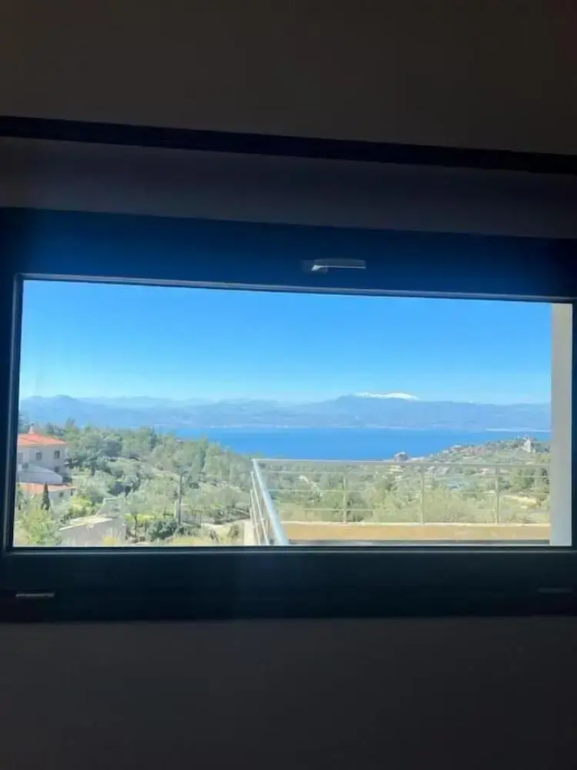 260sqm villa in Loutraki with a sea view