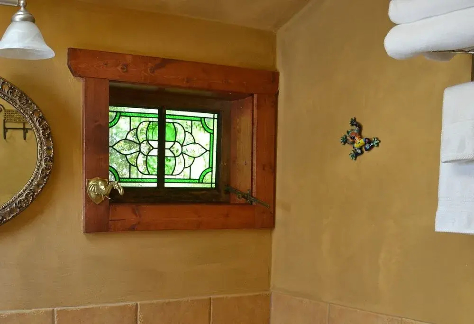 Alderwood Cottage & Suite - Bowen Island