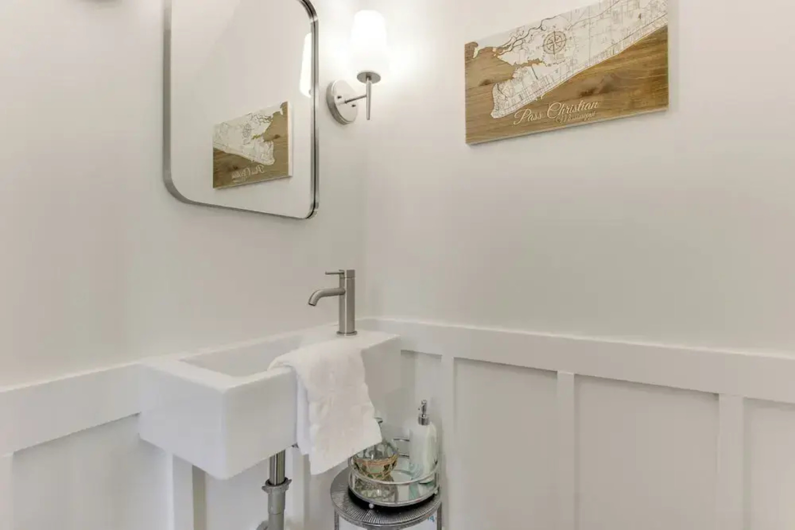 Walk to Beach: Cottage w/ Yard in Pass Christian!