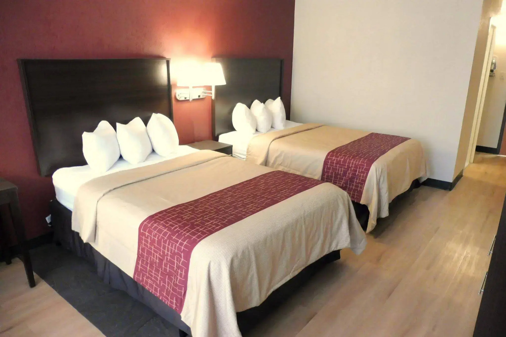 HomeTowne Studios by Red Roof & Conference Center Cortland