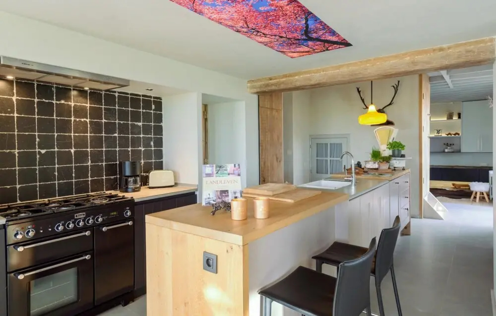 Amazing Home in Wijtschate With 3 Bedrooms and Wifi