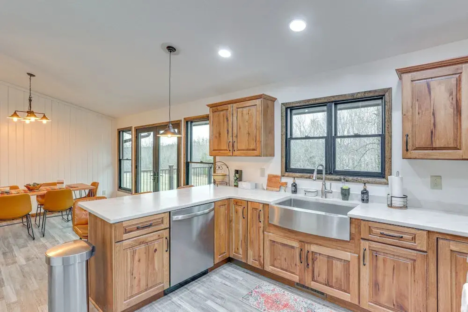 'the Duck Farm' Sugar Tree Hideaway w/ Yard!