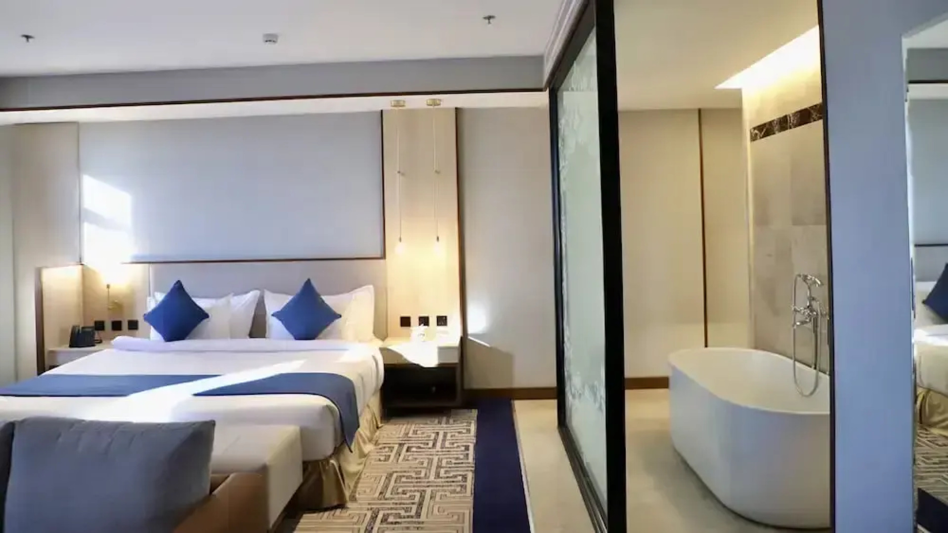 Five seasons Hotel & Spa