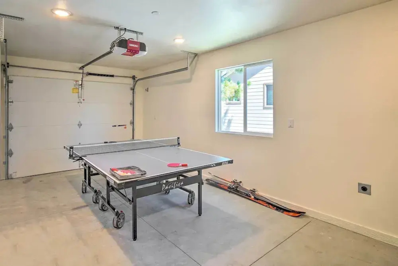 Family Home w/ Deck & View, 4 Mi to Lake Arrowhead